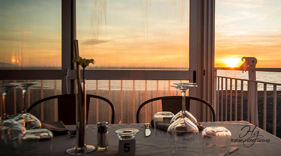 Hg Hotel Il Settebello 切齐纳的码头 外观 照片